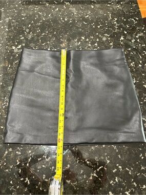 H&M Size 14 Faux Leather Lined Mini Skirt with Flat Front and Comfortable Waist
